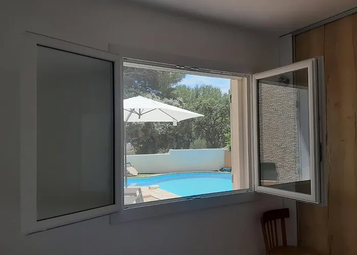 Villa Avec Grande Piscine Et Port De Sanary A Pieds